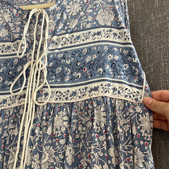 R. Vivimos Floral Blue & White Bohemian Dress - long sleeve, tie front - Large - Picture 3 of 15